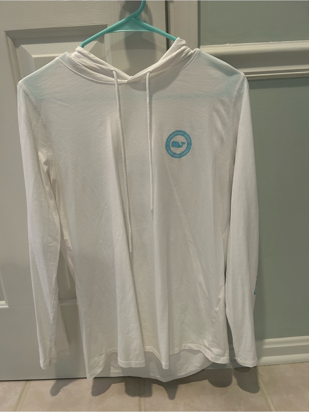 LIKE NEW - Vineyard Vines White Hooded Tee with Teal Logo - Medium